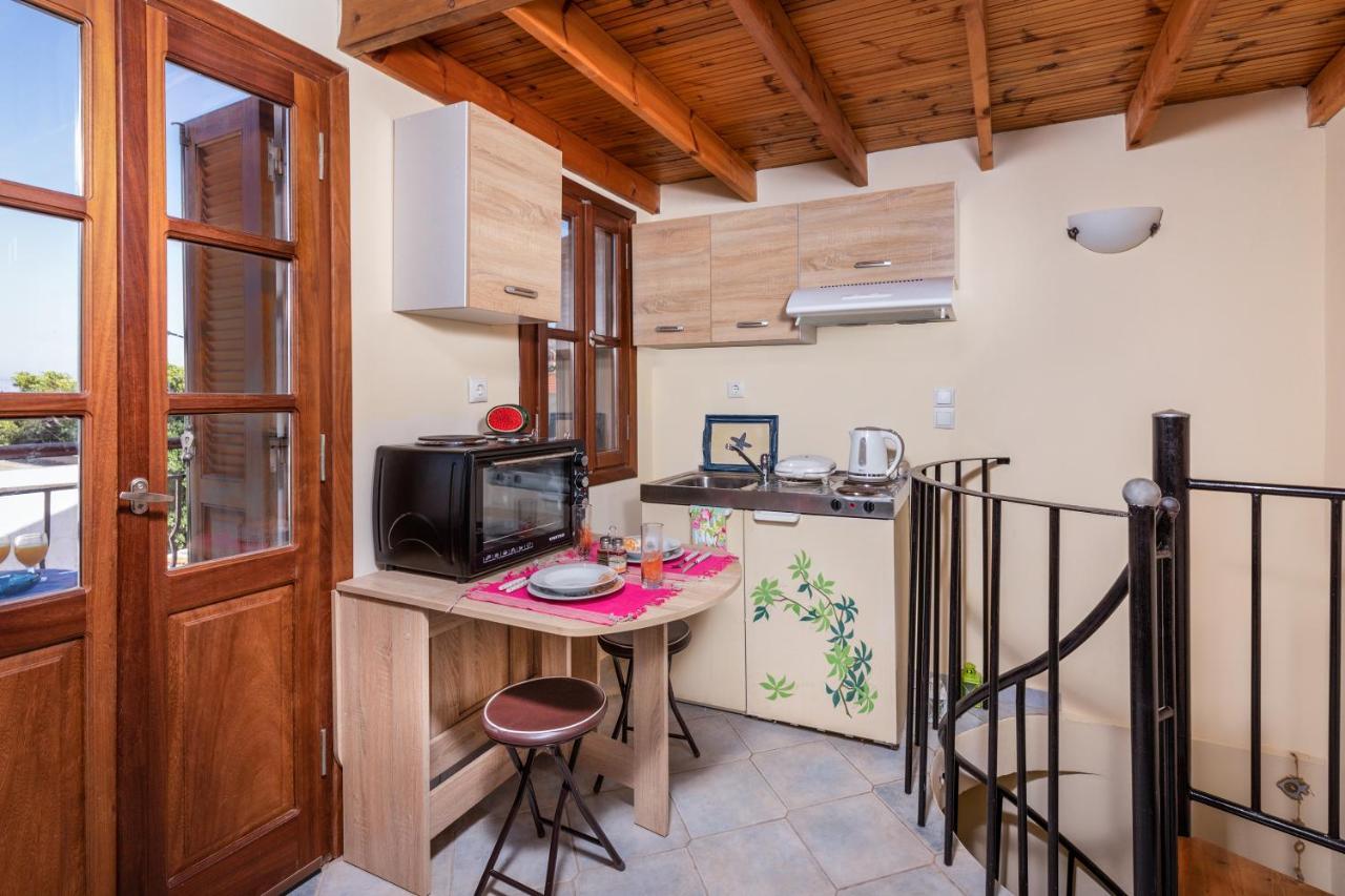 Coralli House Chalki Town Екстериор снимка